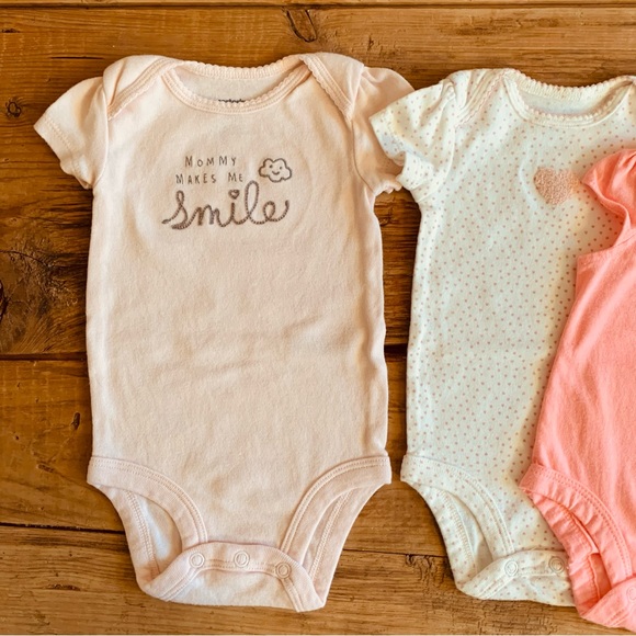 Carter's Baby Girl Bundle—Onesies, Bodysuits, Vest, Bottoms (10 Pieces, 3 M) - Picture 7 of 8